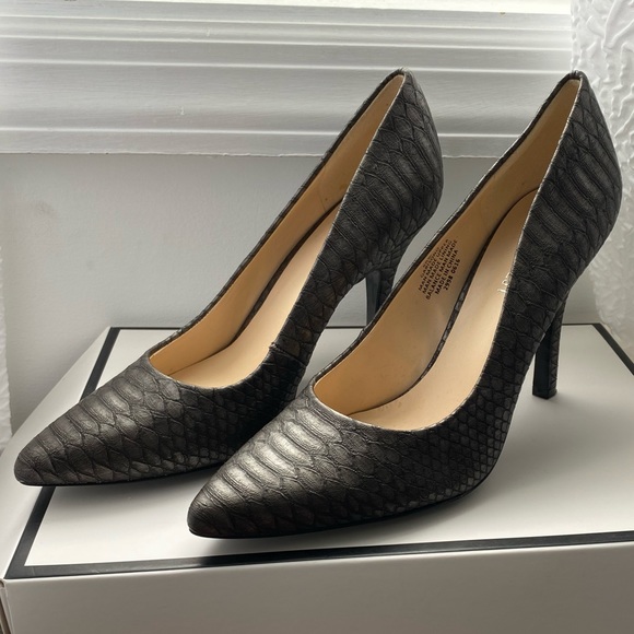 Faux snakeskin heels - Picture 3 of 3